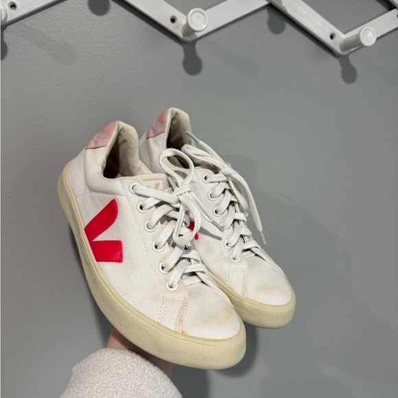 Veja Shoes - Veja Womens sneakers size US 6 / EU 37